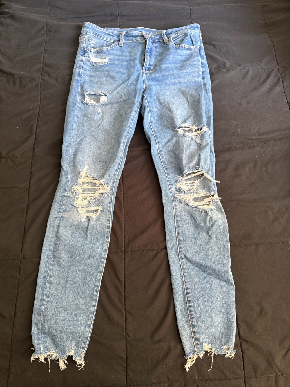 AEO Light Blue Distressed Women's Jeans - Picture 1 of 2